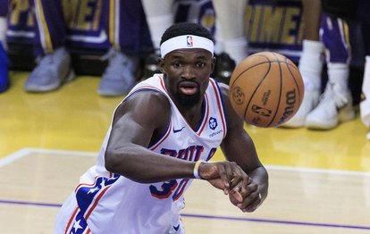 "76ers'ın Atlanta Savaşı: Adem Bona'lı Ekip, Hawks'a 125-116 Boyun Eğdi!"