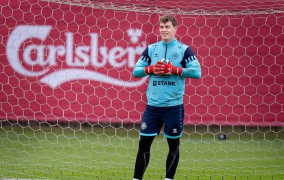 "Beşiktaş'ın Kaleci Krizi: Mads Hermansen Gözde Transfer Olarak Gündemde!"