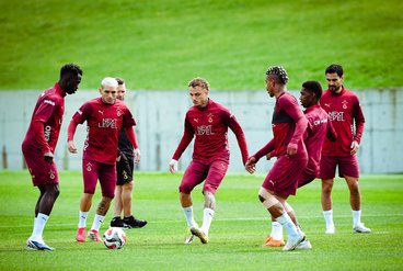 "Galatasaray ve Okan Buruk'tan Yaz Transferine Şok Karar: İşte Sarı-Kırmızılıların Yeni Rotası!"